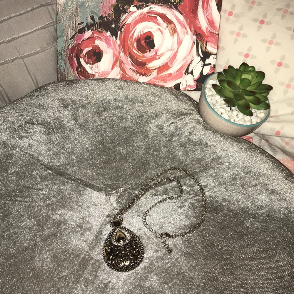 Gorgeous pendant necklace (sterling silver)❤️